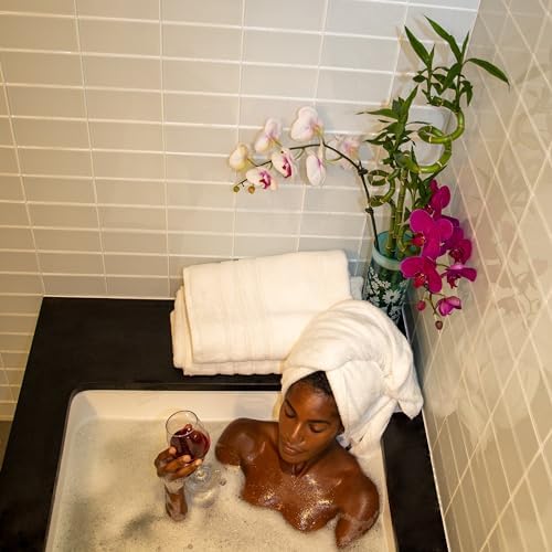Luxury bath towels combining bamboo and Turkish cotton
