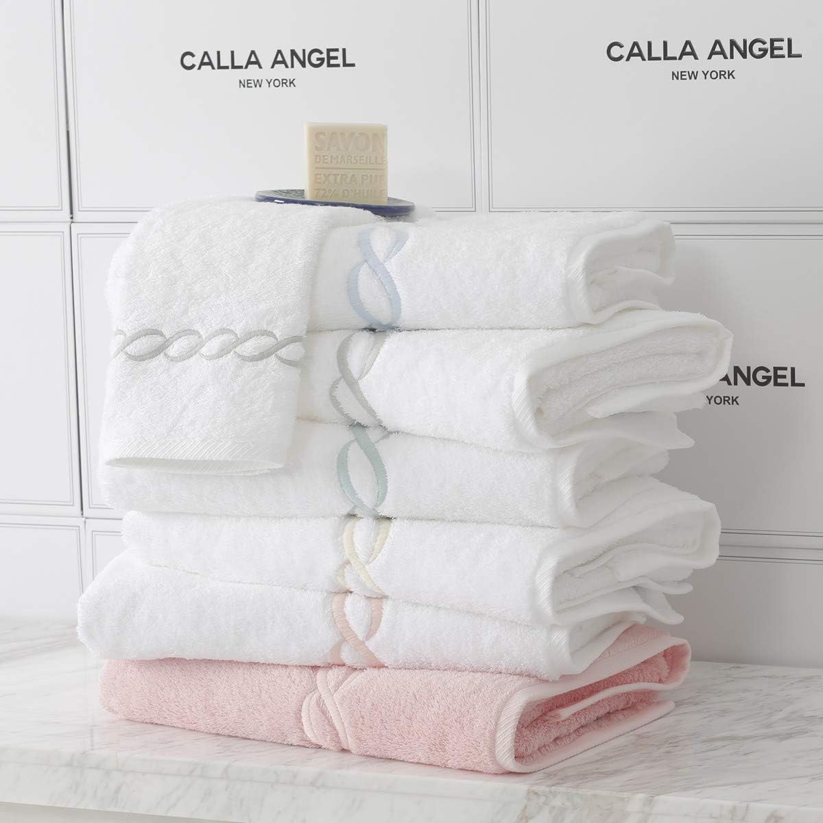 Stunning 63x31 Bath towel rare luxurious 1000g density