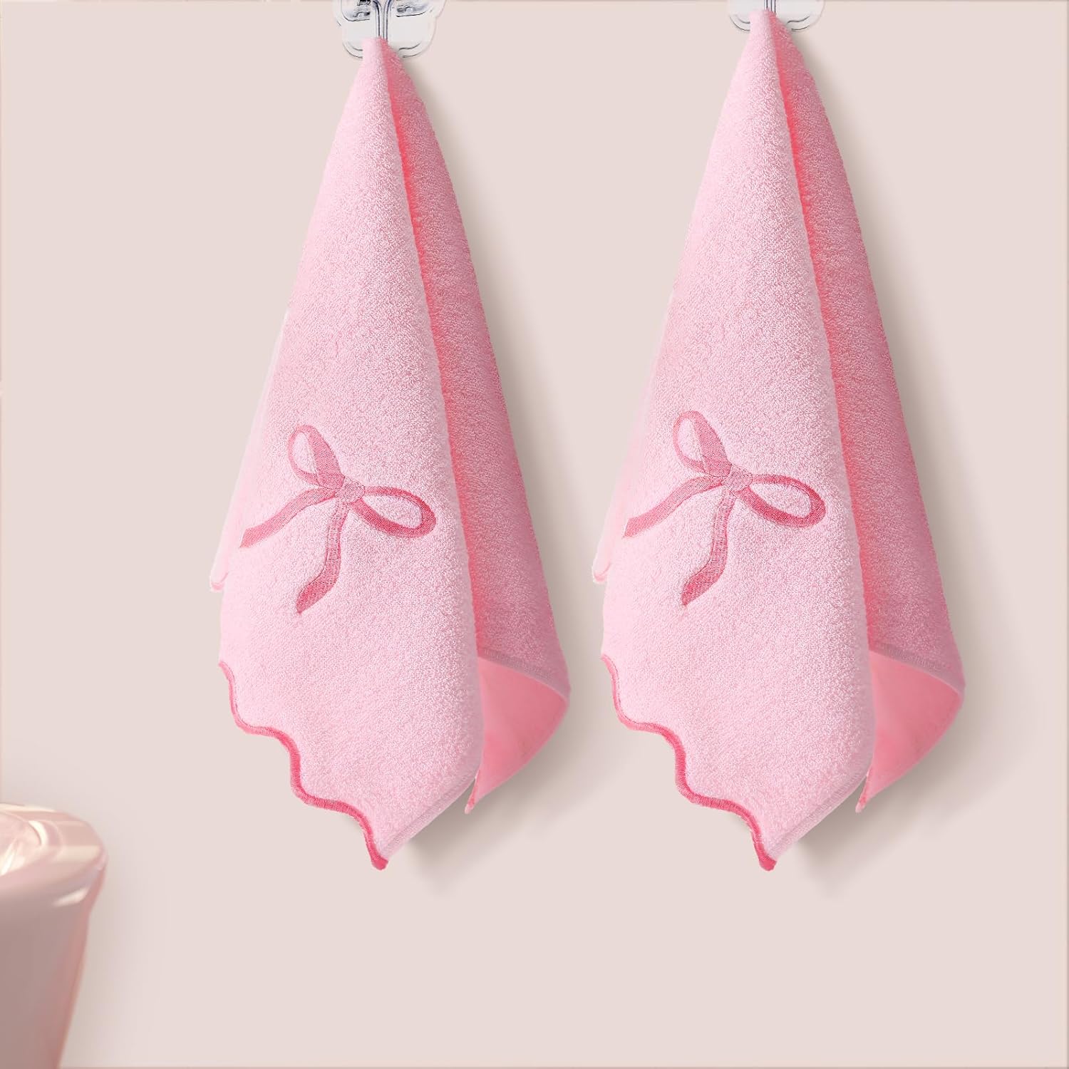 Scalloped Pink Bow Towels 12x18