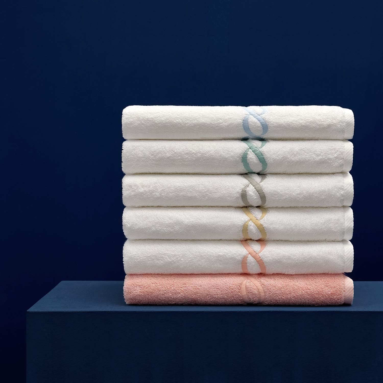 Stunning 63x31 Bath towel rare luxurious 1000g density