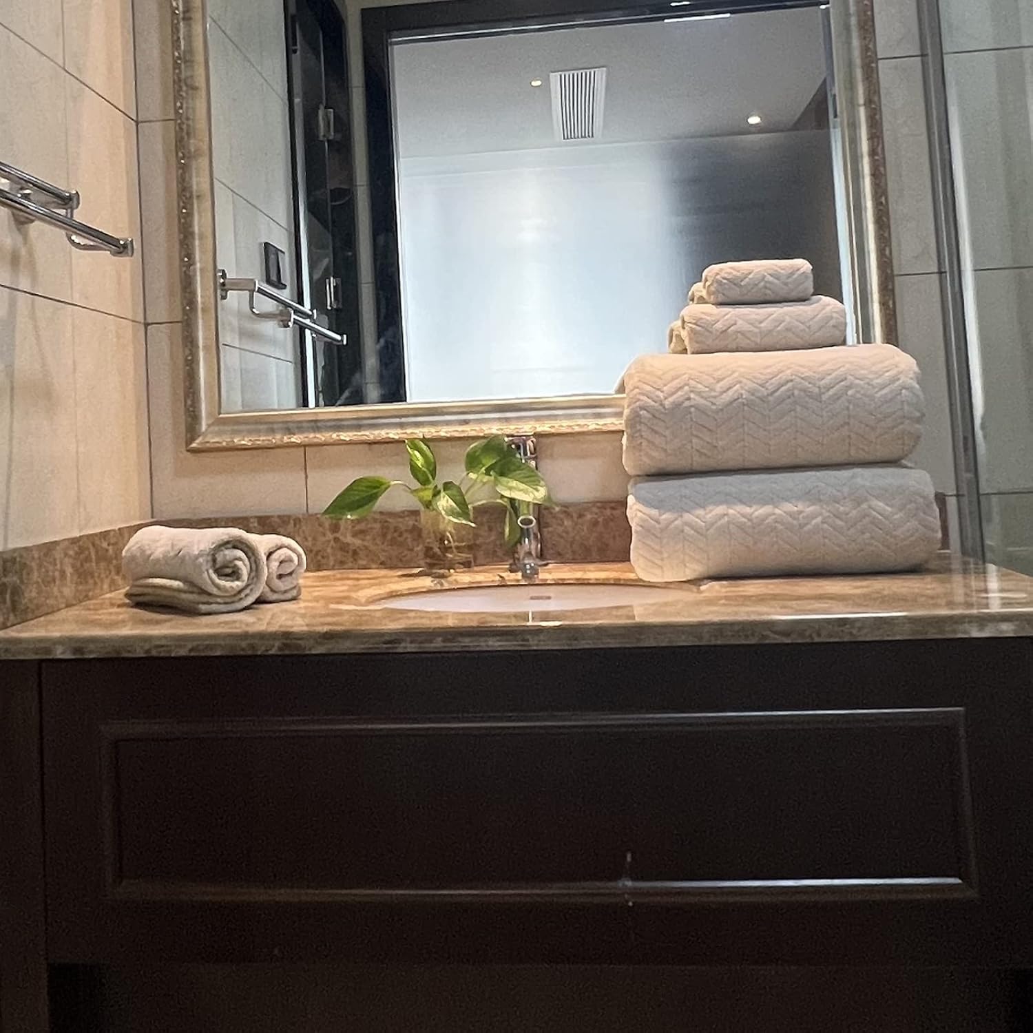 Luxurious Oversized Bath Towels for Adults - Plush Microfiber Set