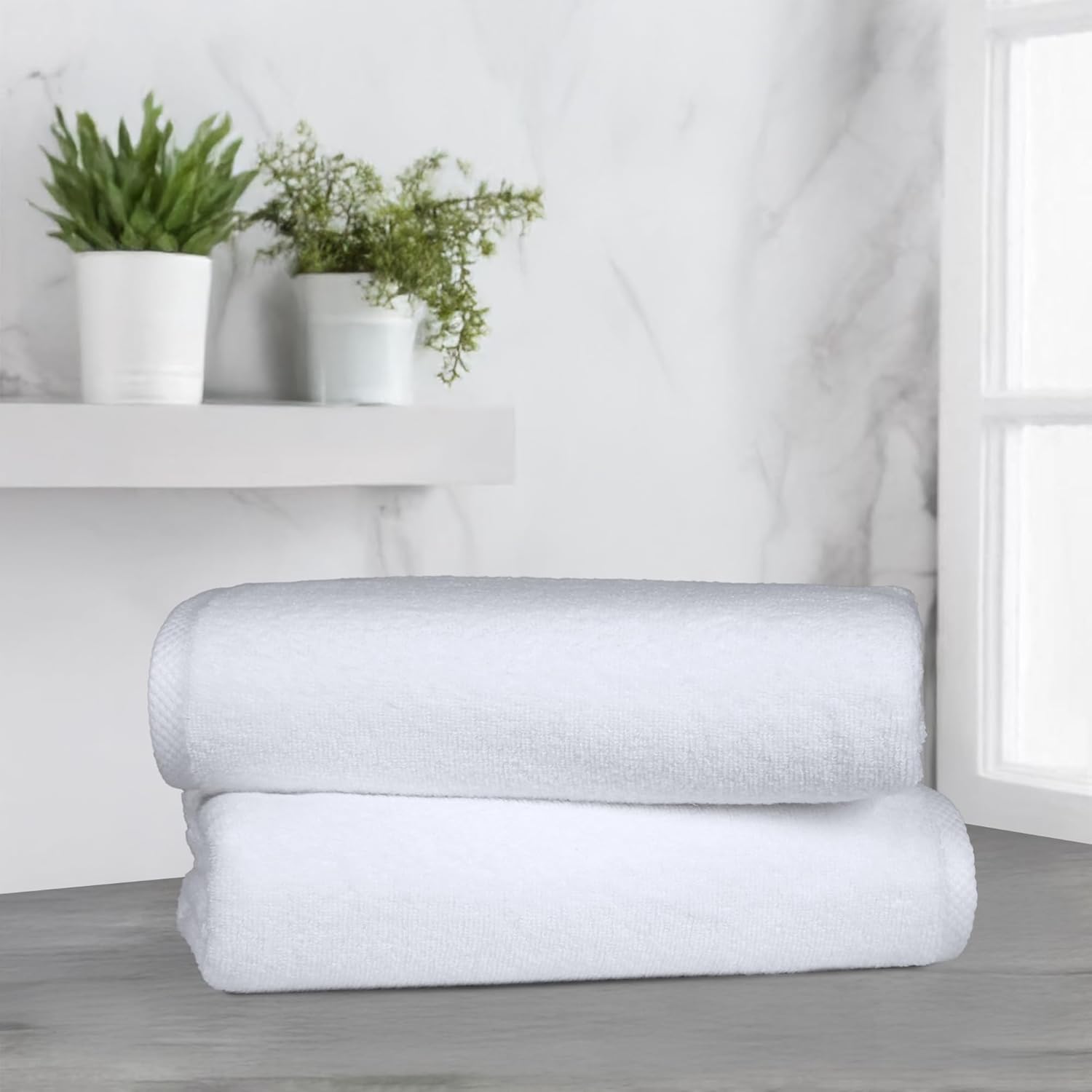 Amazon Basics 2-Piece Quick-Dry Oversize Cotton Bath Towels