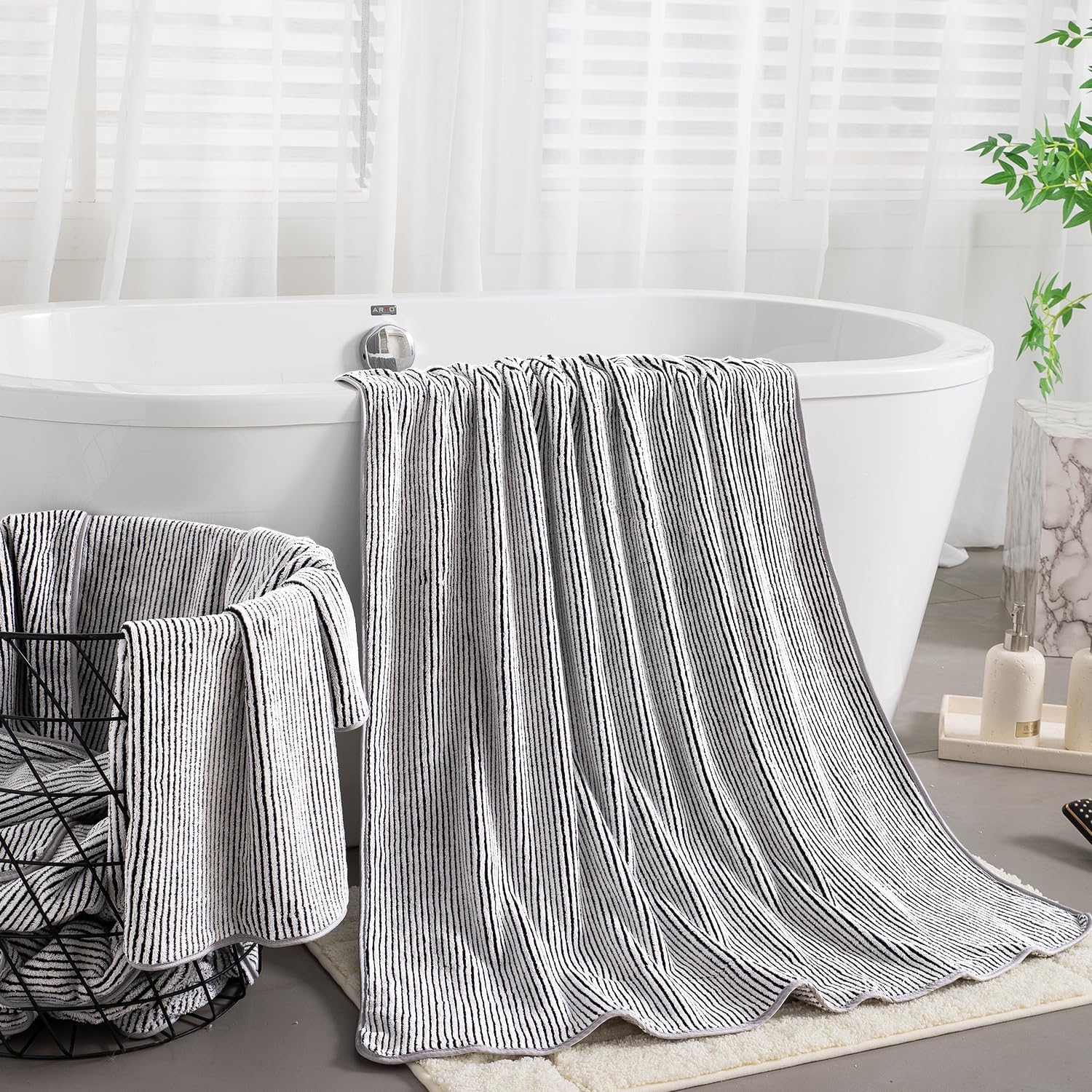 Jewel of Luxury 4-Piece Oversized Bath Towel Set