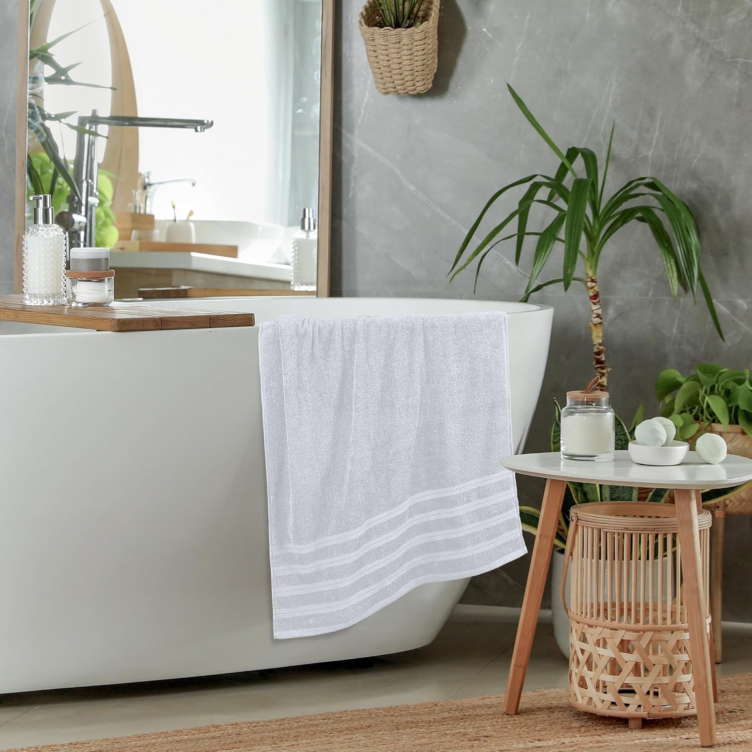 Utopia 4-Pack Premium Bath Towels Set